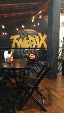Twopax Burger Shop